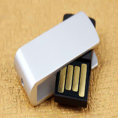 Mini Clé USB rétractable Shannia